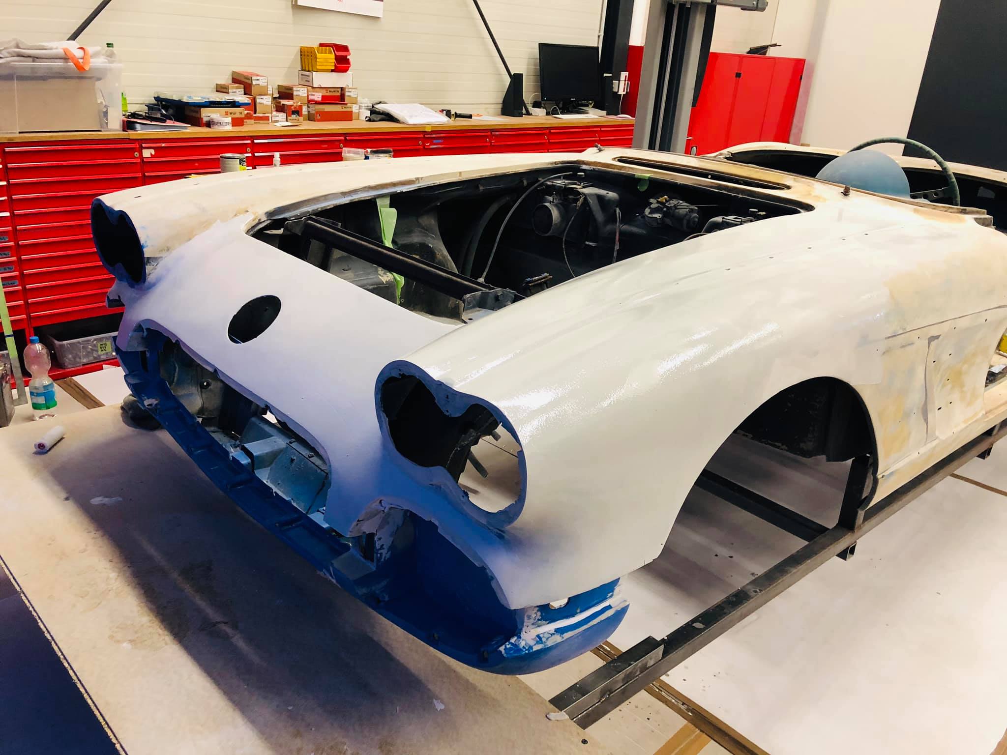 EIN MONAT CORVETTE